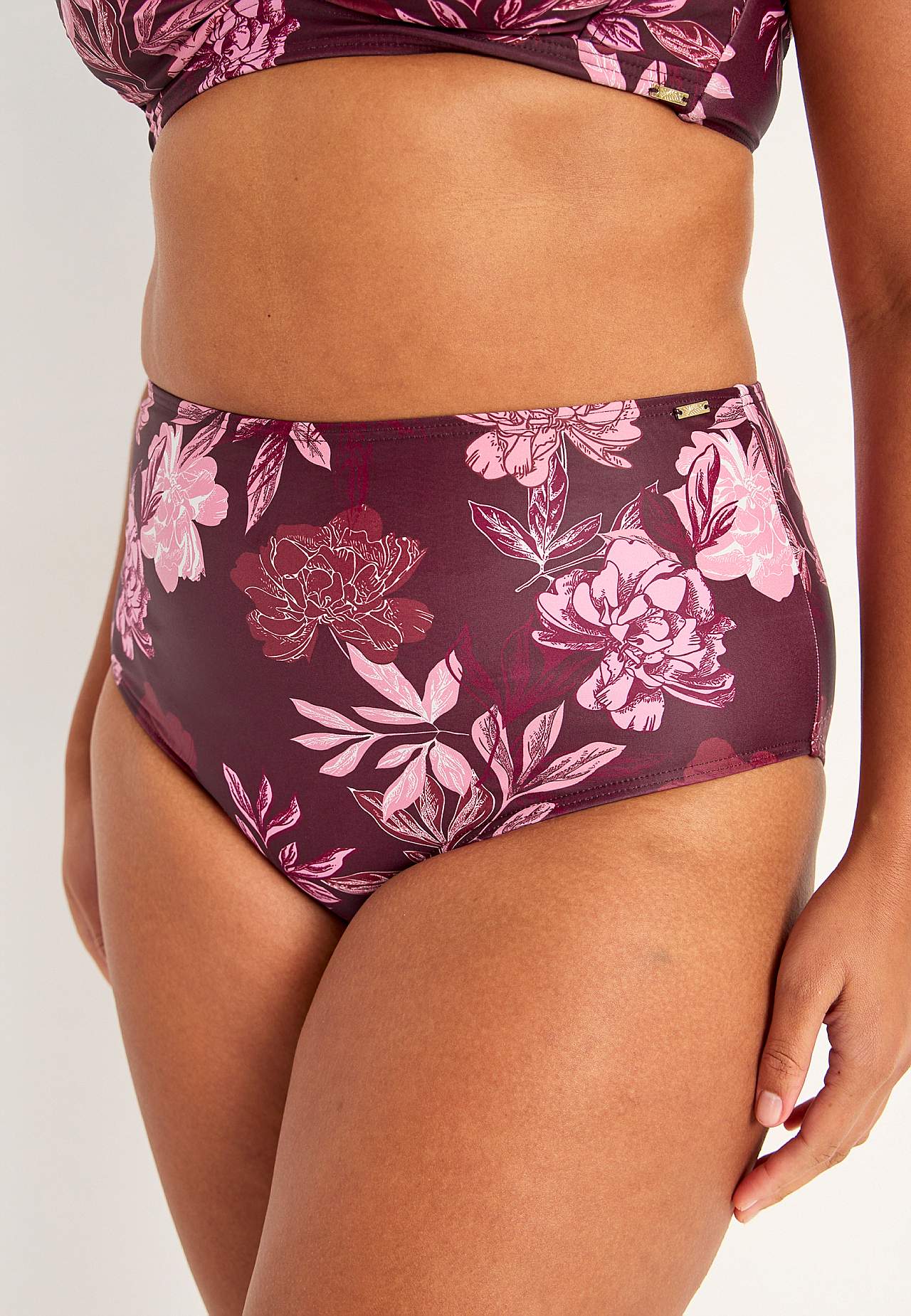 Bikini biksītes ar augstu jostasvietu