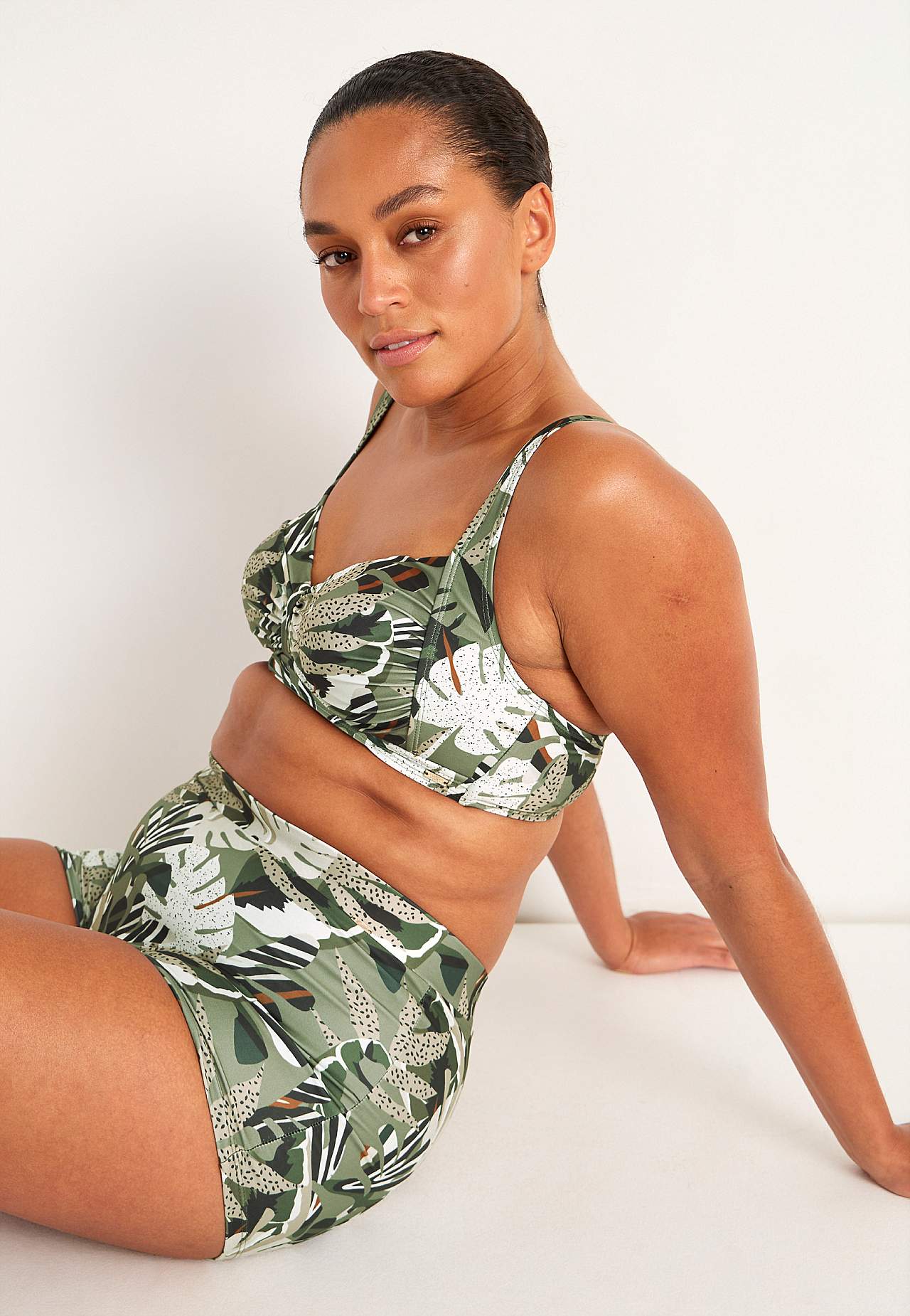 Bikini krūšturis bez stīpiņām