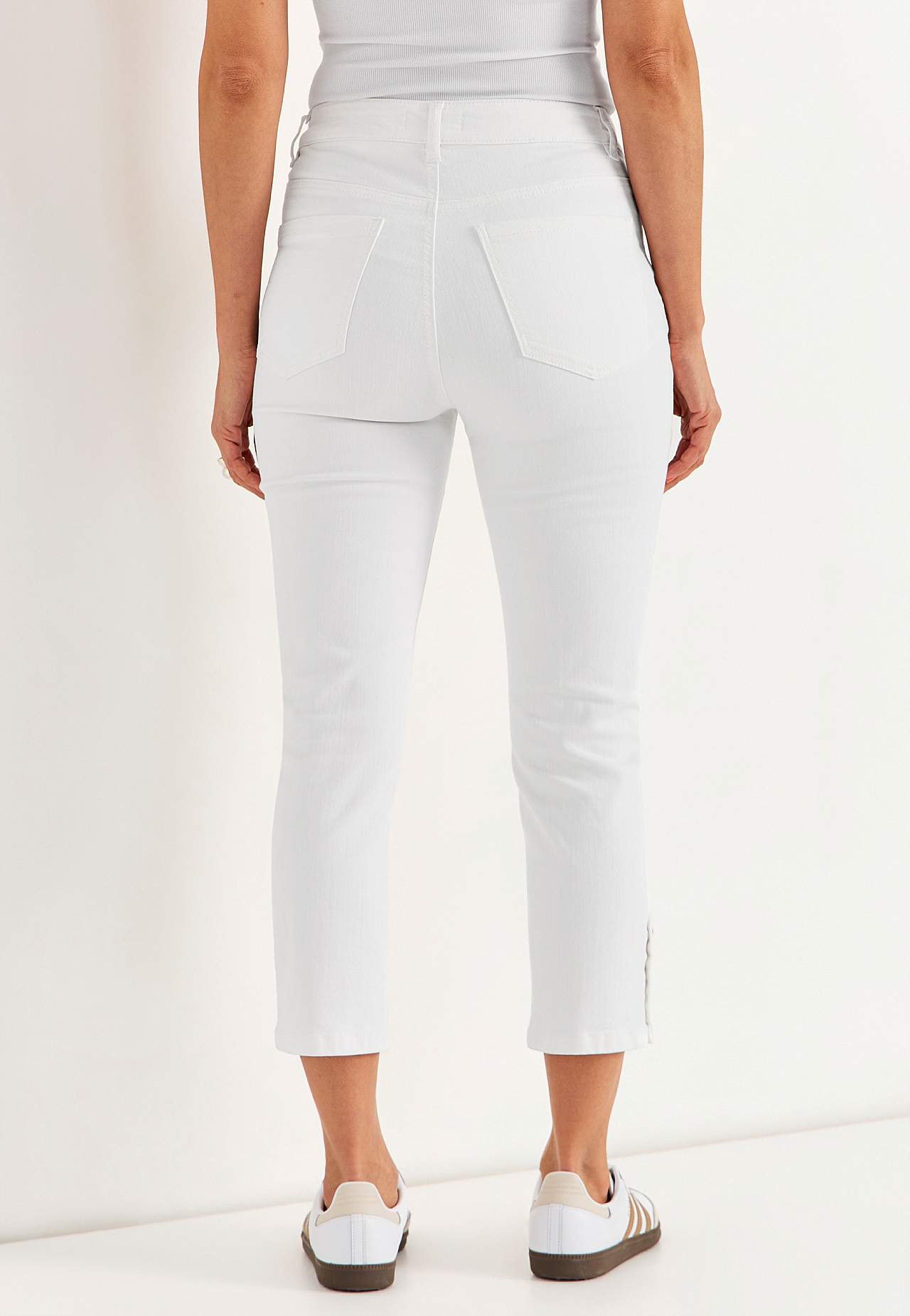 Kapri džinsi ar piecām kabatām