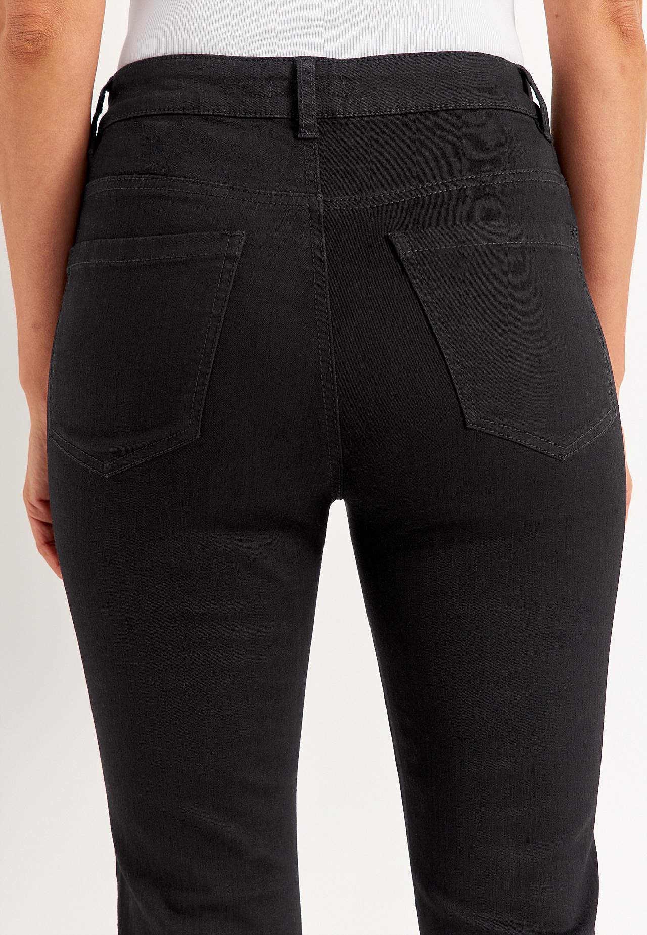 Kapri džinsi ar piecām kabatām