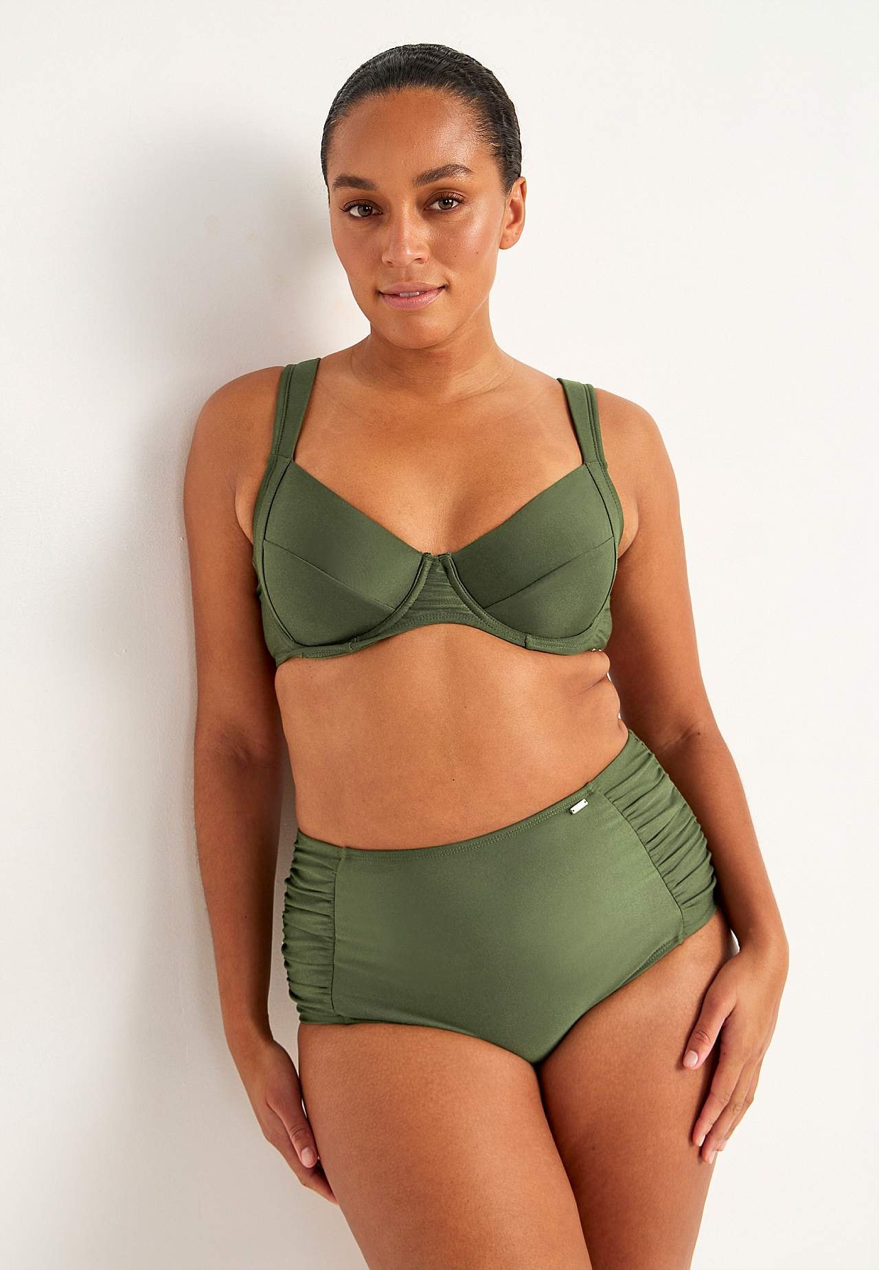 Vienkrāsains bikini krūšturis