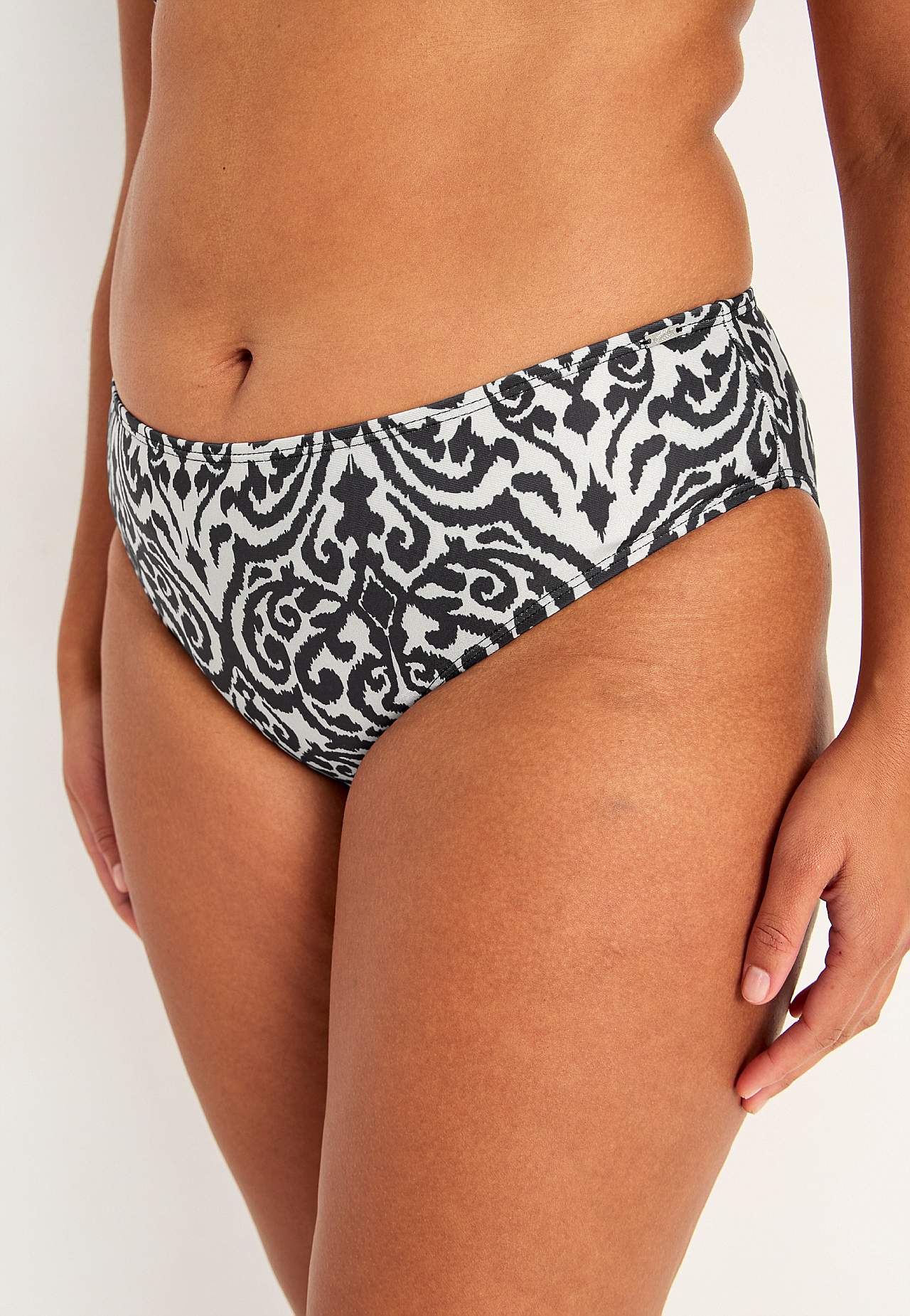 Bikini biksītes ar standarta augstuma jostasvietu