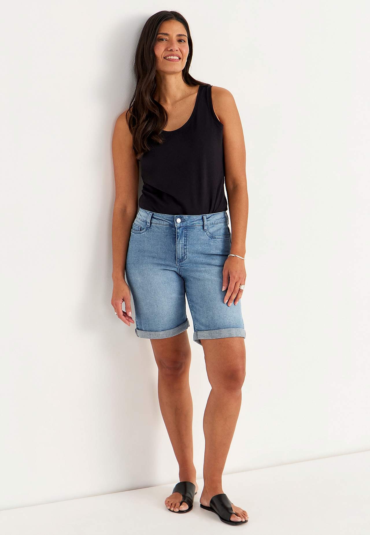 Ērti un elastīgi džinsa šorti