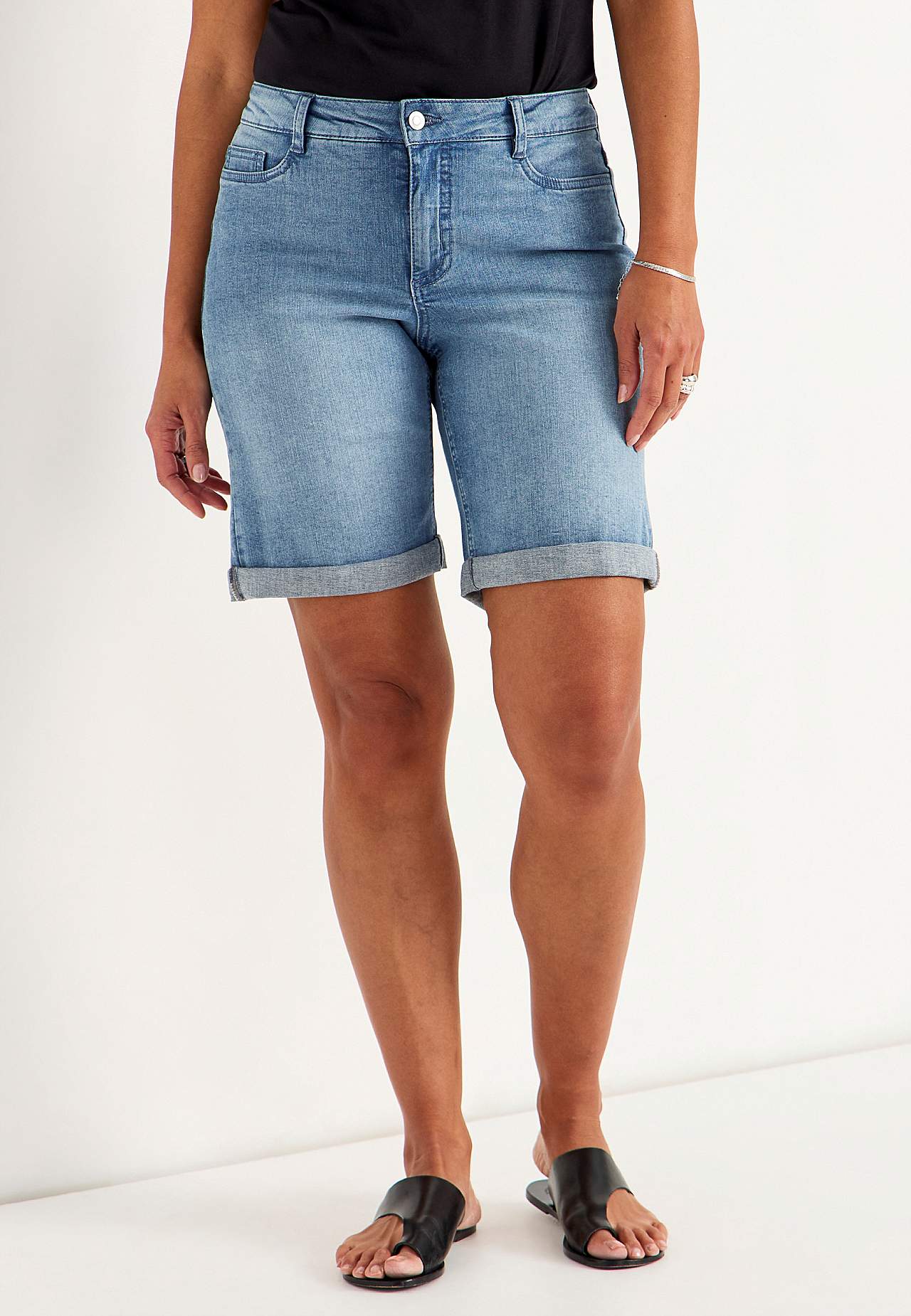 Ērti un elastīgi džinsa šorti