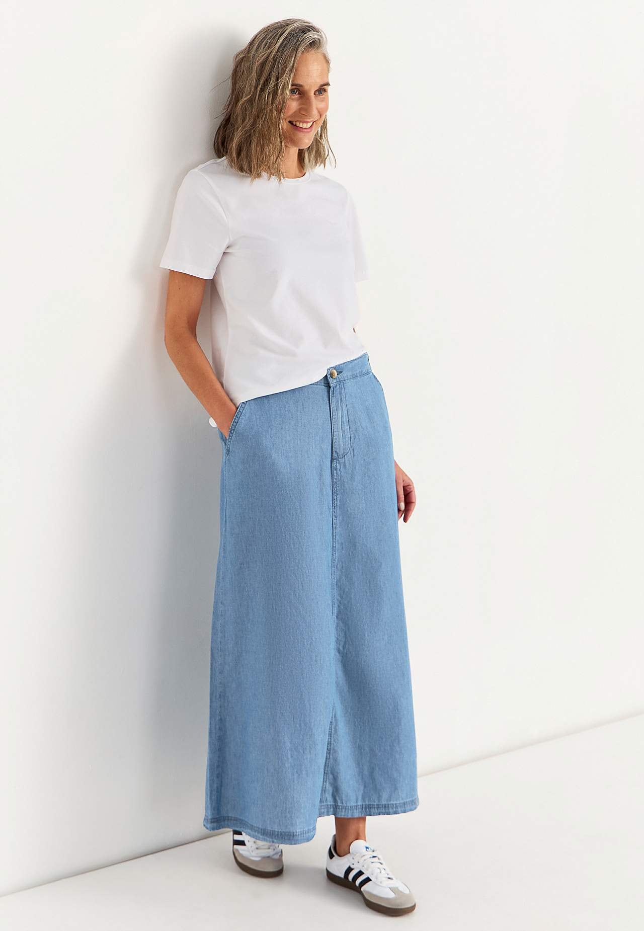 Džinsa svārki ar kabatām