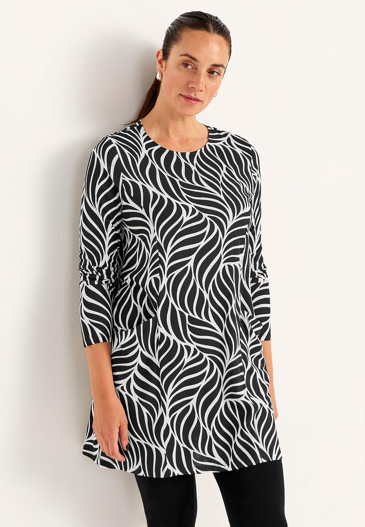 Trikotāžas tunika ar kabatām