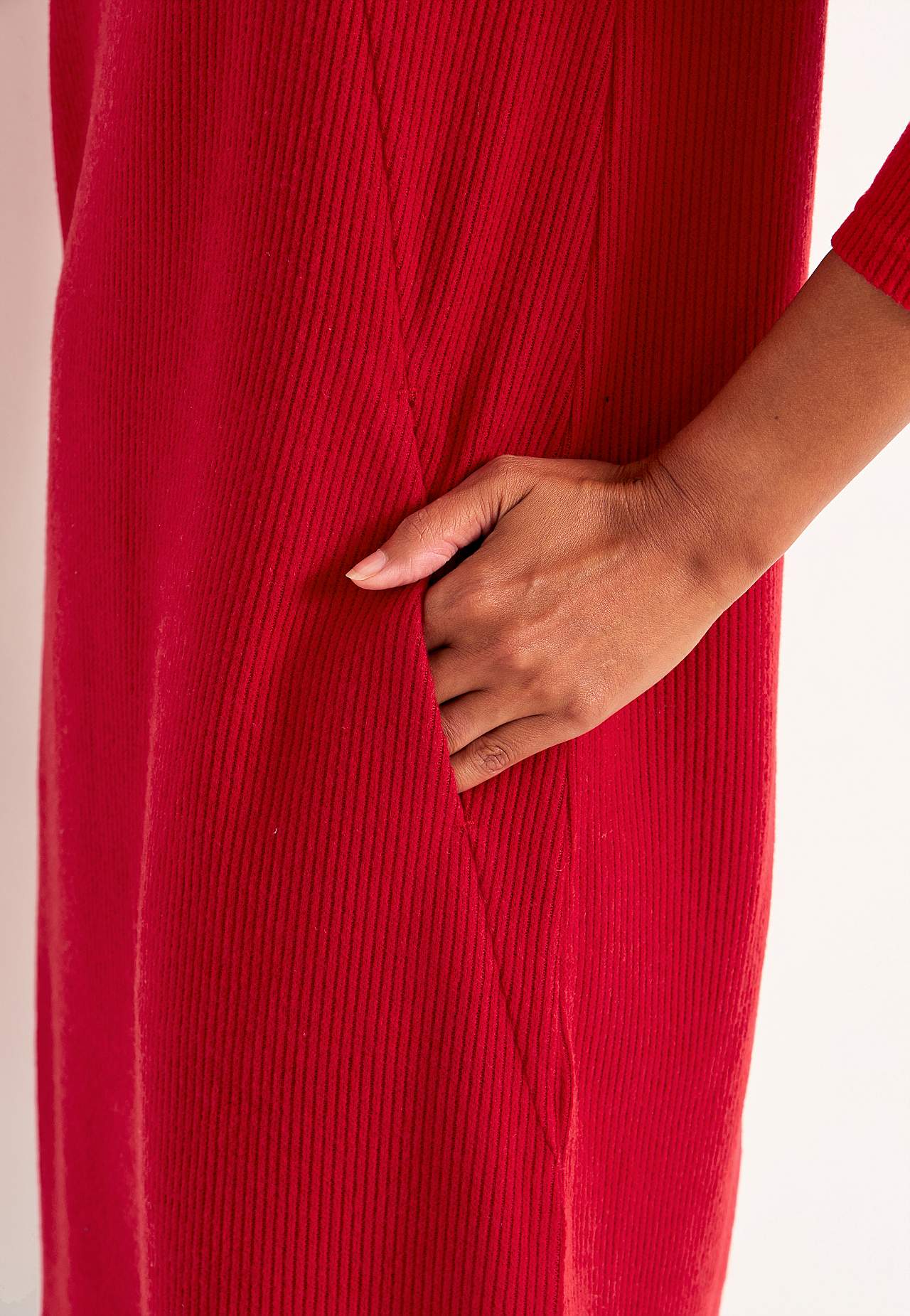 Ļoti mīksta kleita ar kabatām Beata