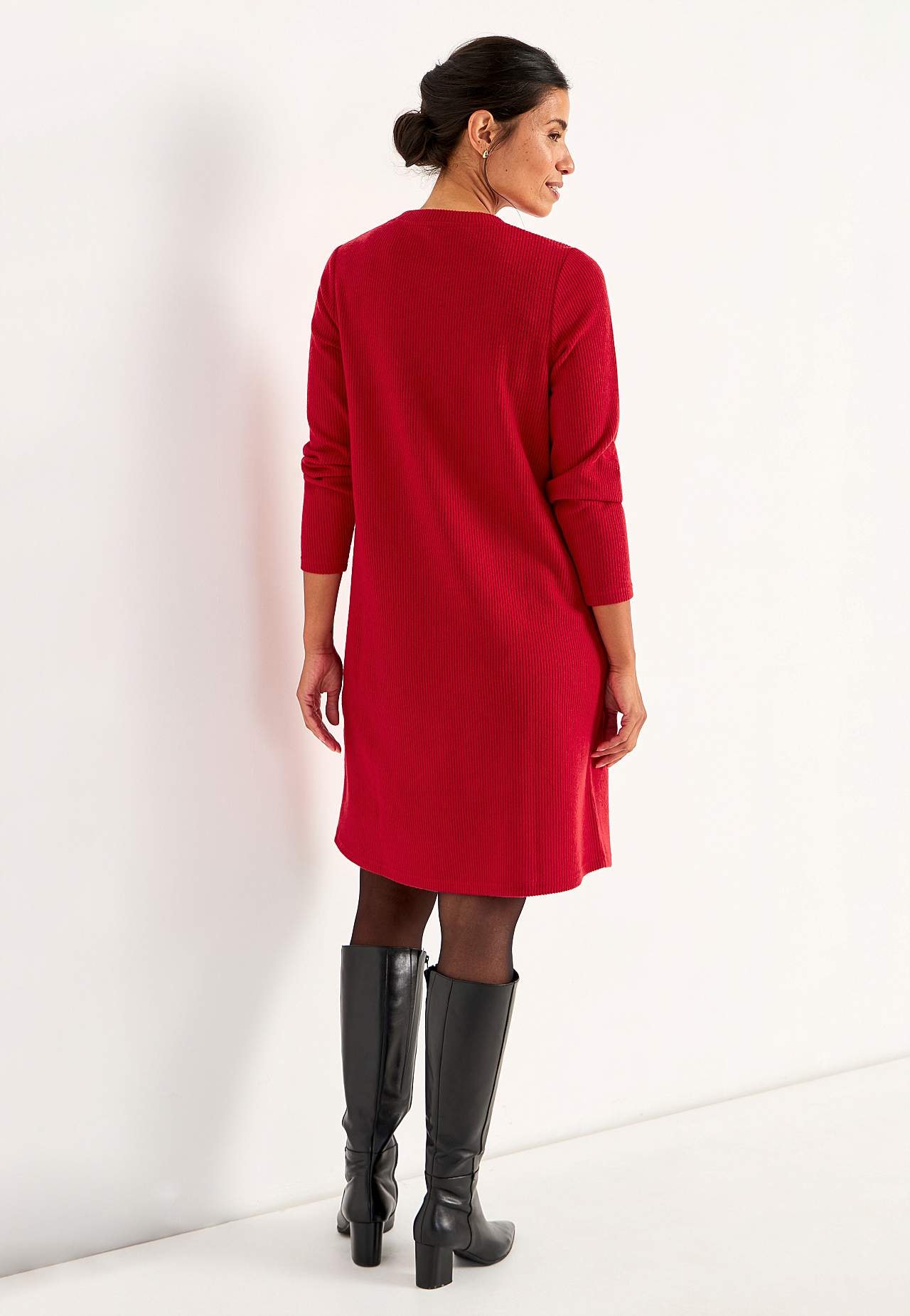 Ļoti mīksta kleita ar kabatām Beata