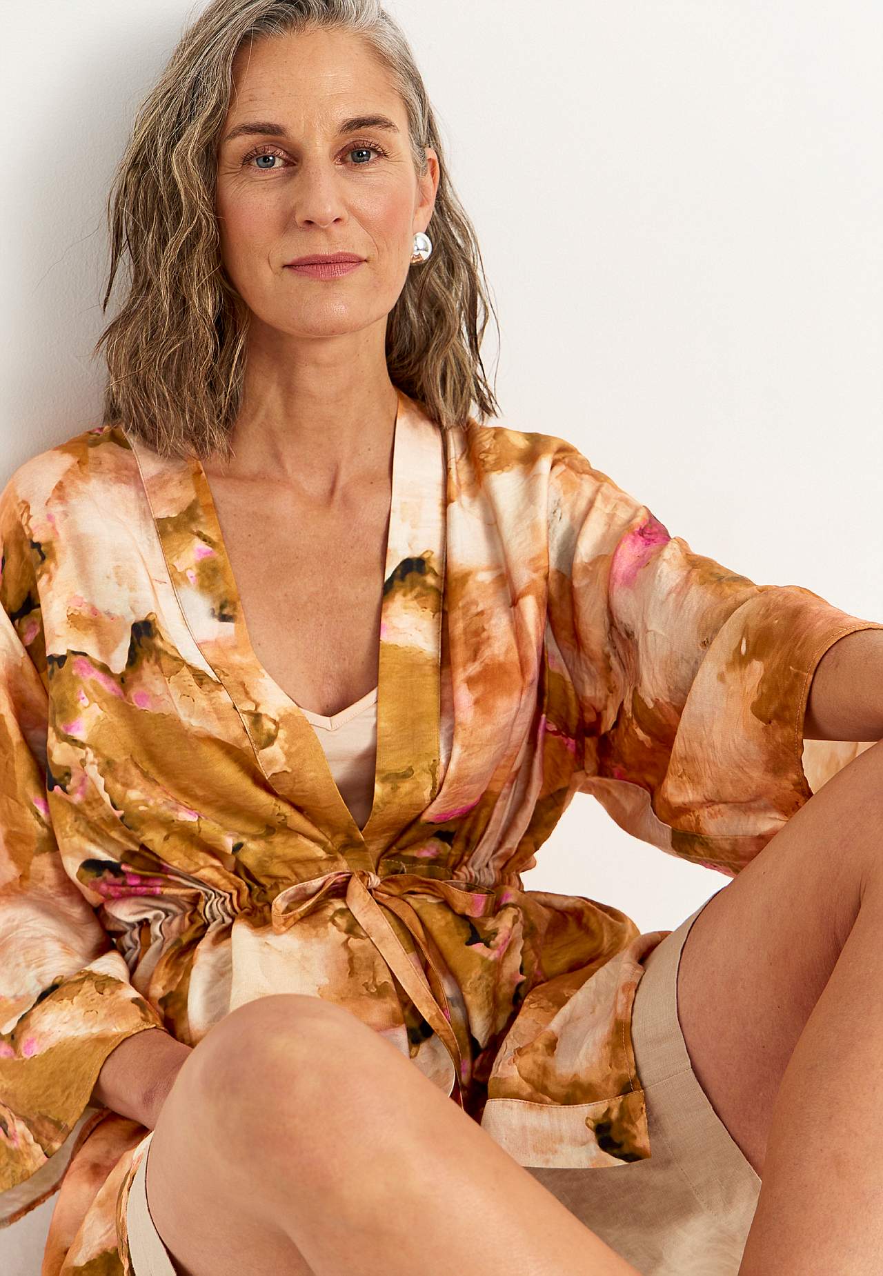 Rakstaina, padevīga kimono jaka