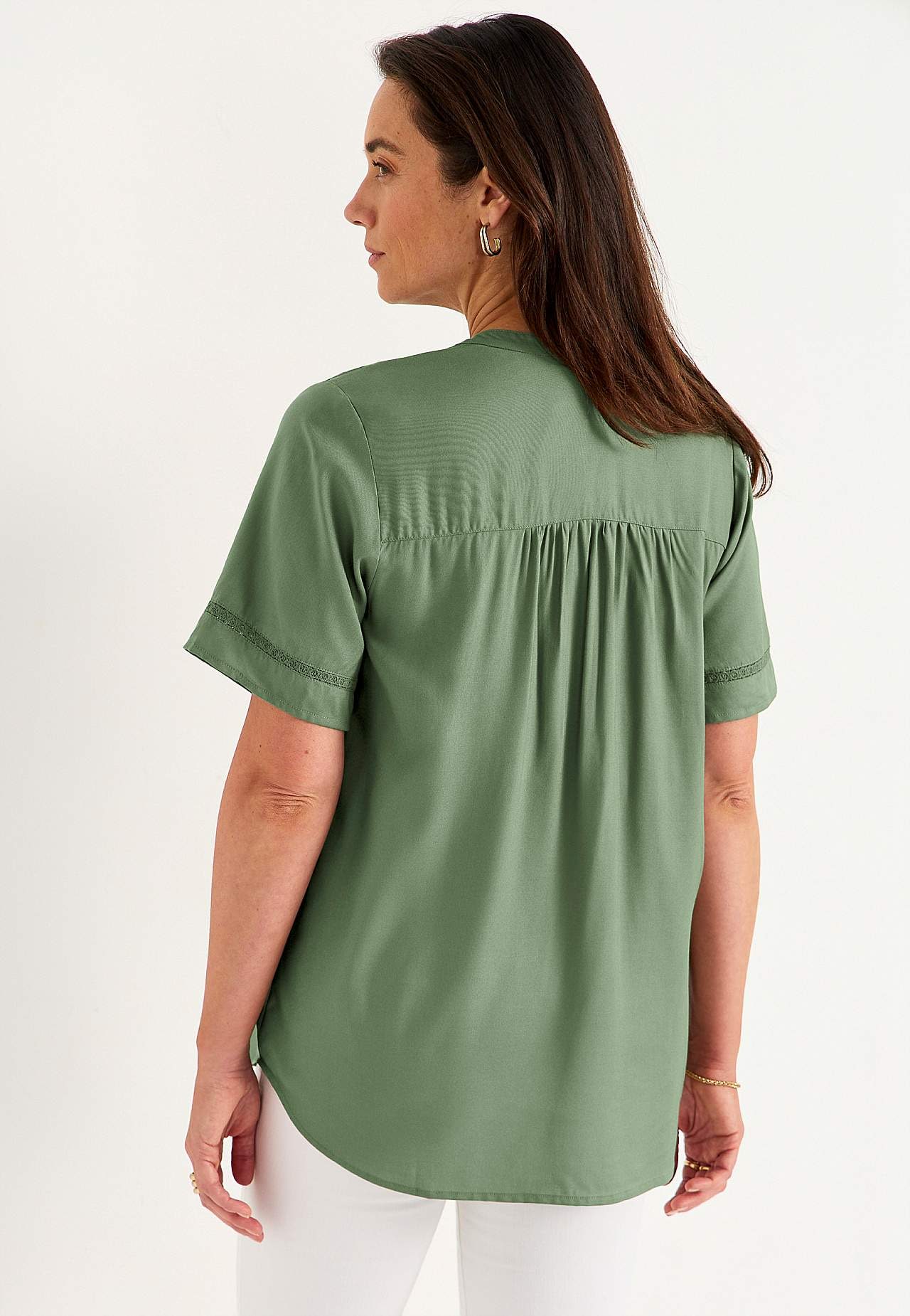 Auduma tunika ar mežģīņu detaļām