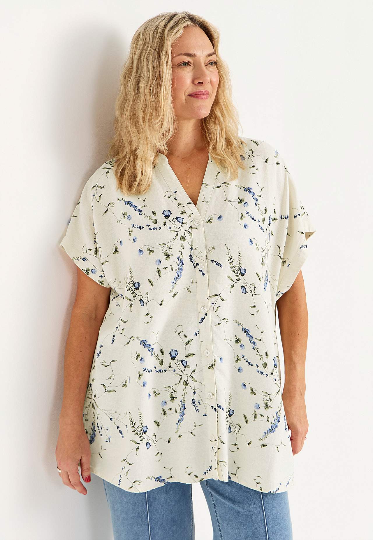 Puķaina lina tunika ar pogām