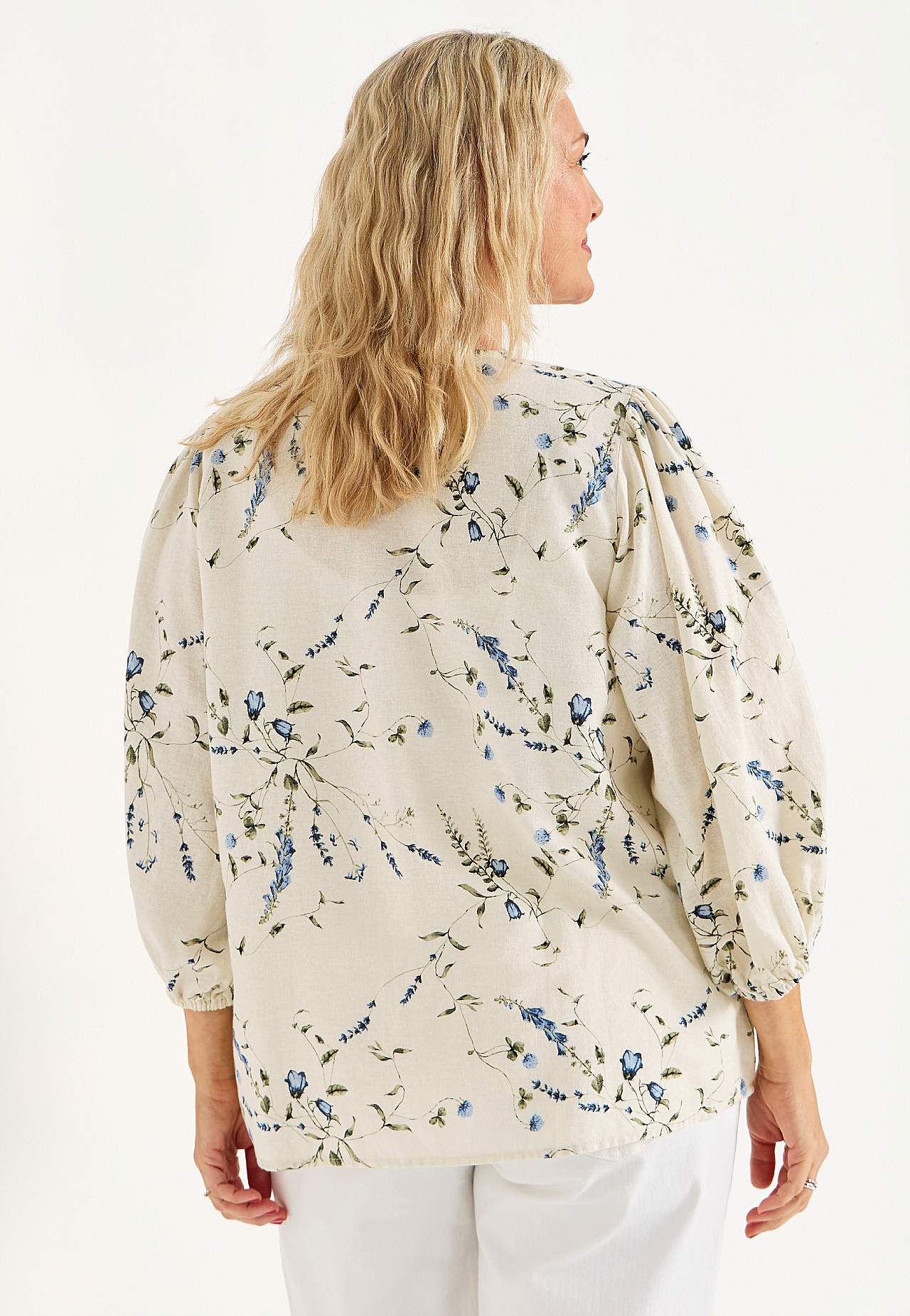 Puķaina lina blūze