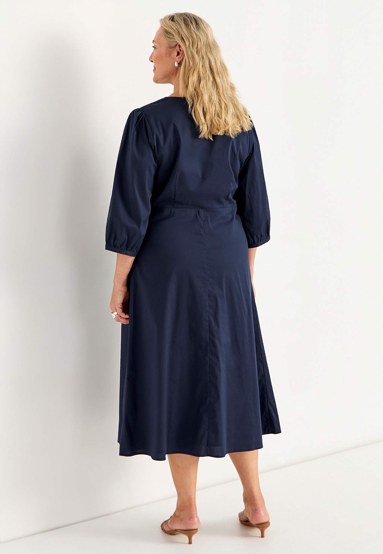 Poplīna kleita ar kabatām