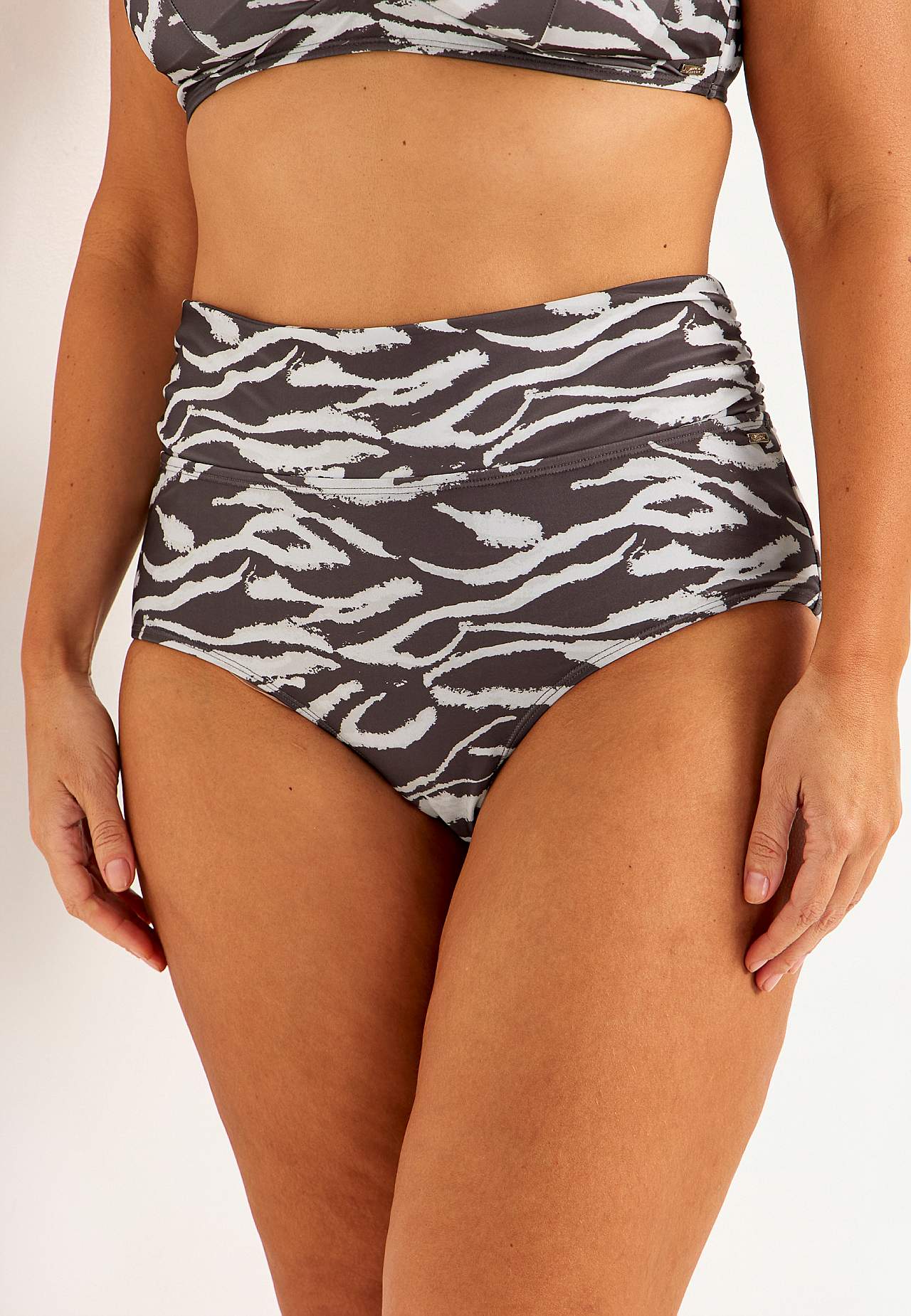 Bikini biksītes ar nolokāmu malu jostasvietā Amalfi