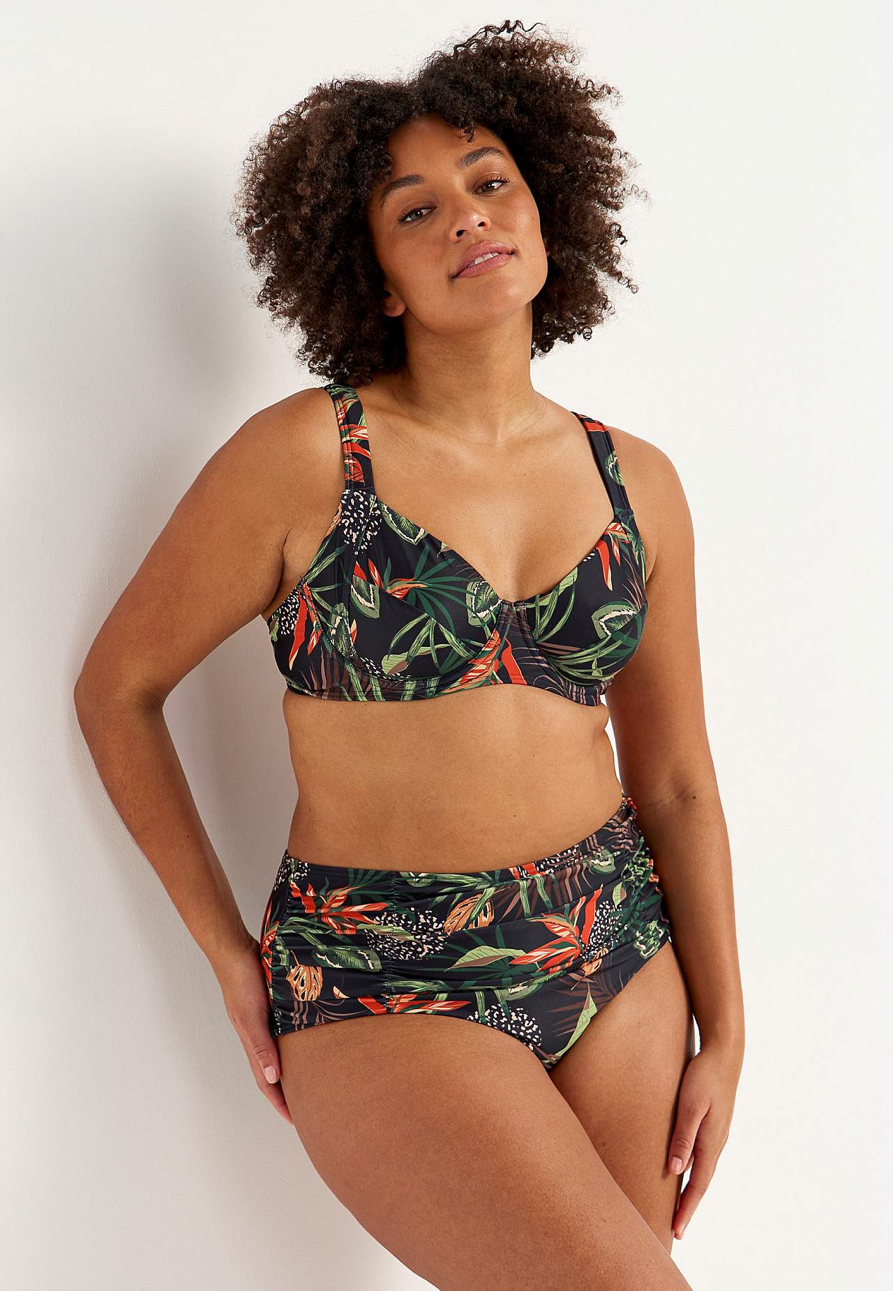 Rakstainas bikini biksītes ar augstu jostasvietu