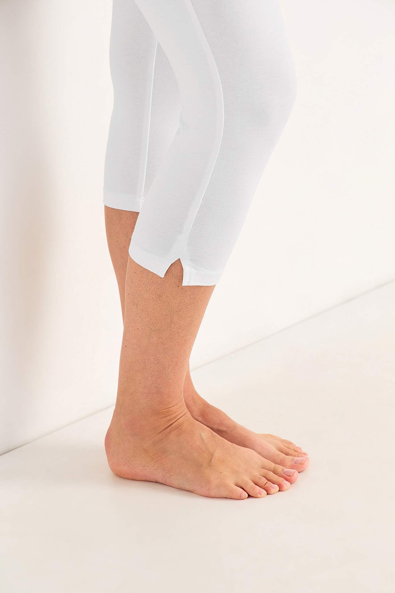 Kapri legingi ar sānu šķēlumiem