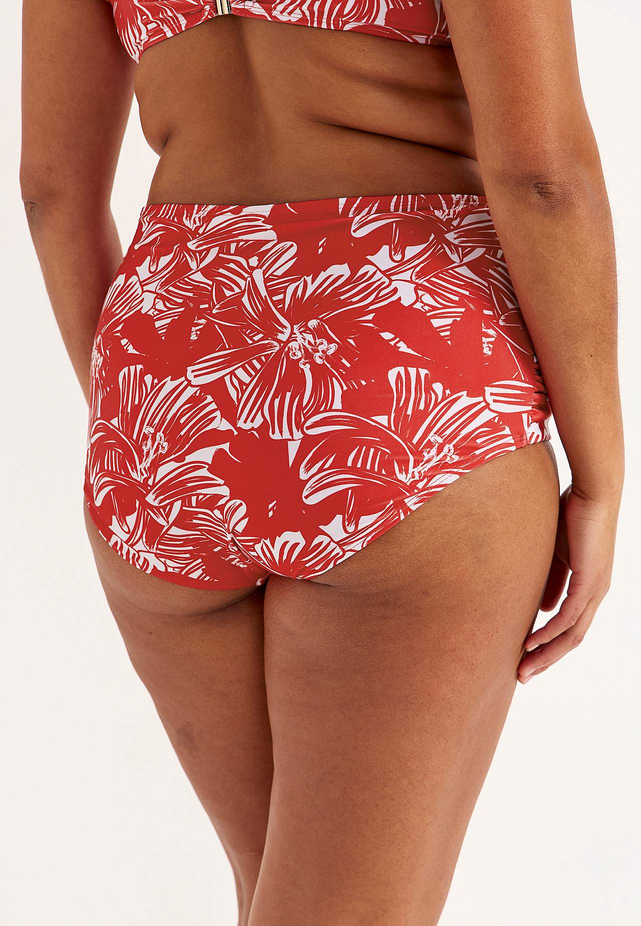 Bikini biksītes ar augstu jostasvietu