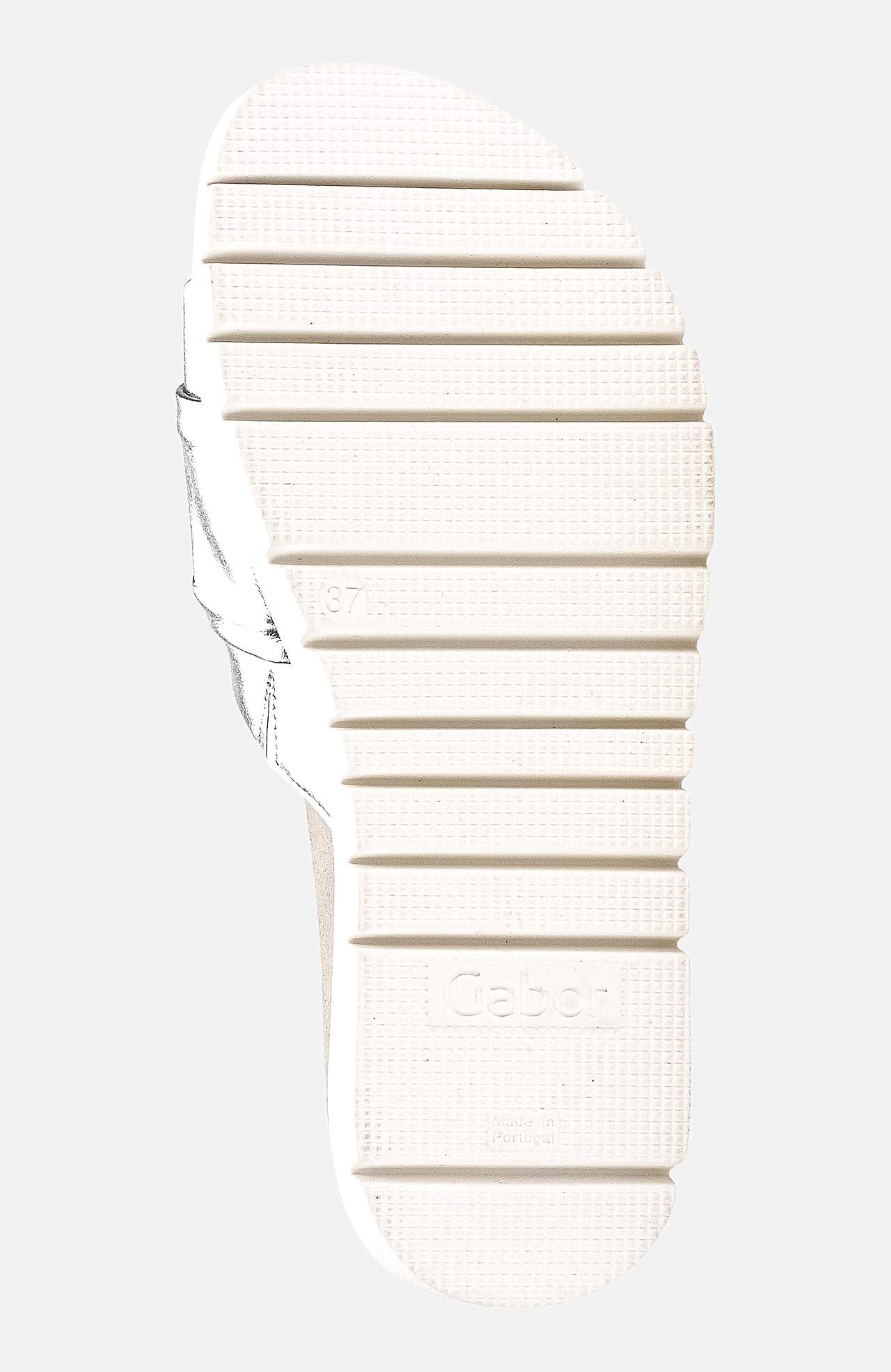 Ādas sandales ar dekoratīvu vijumu