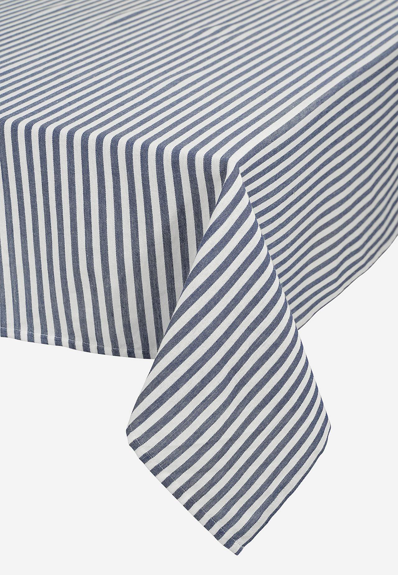 Svītraina auduma galdauts