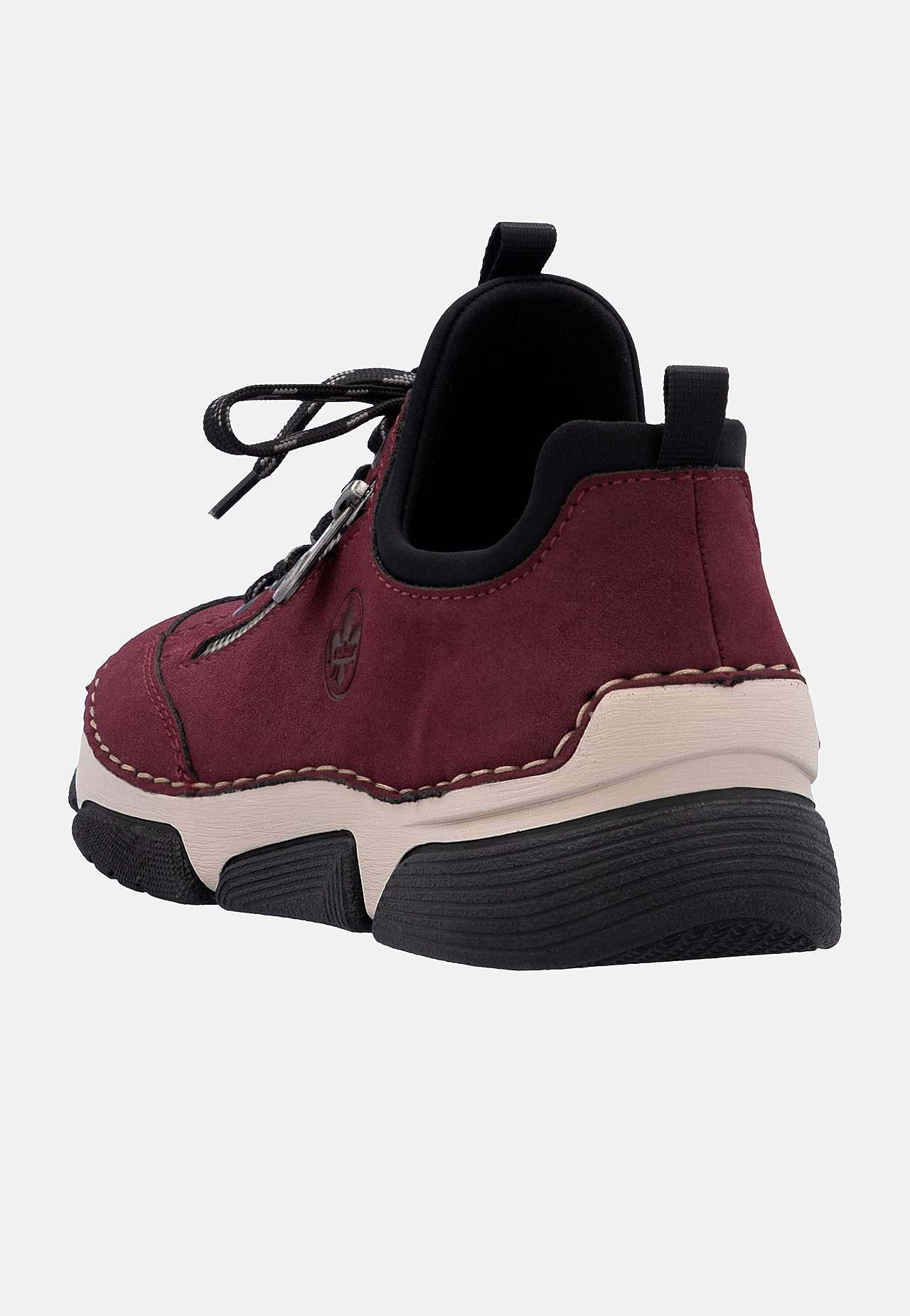 Viegli uzvelkamas teniskurpes