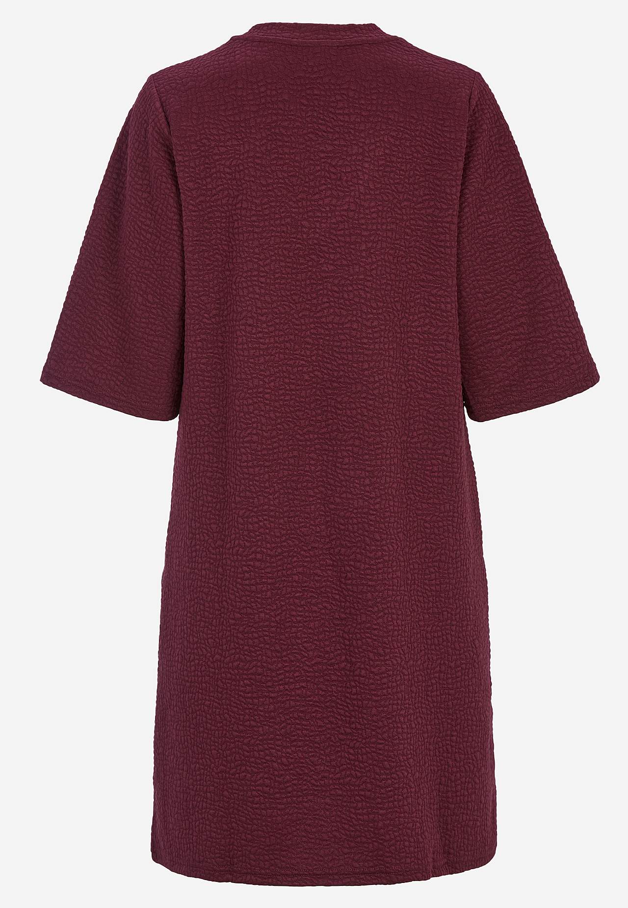 Trikotāžas kleita ar tekstūrakstu