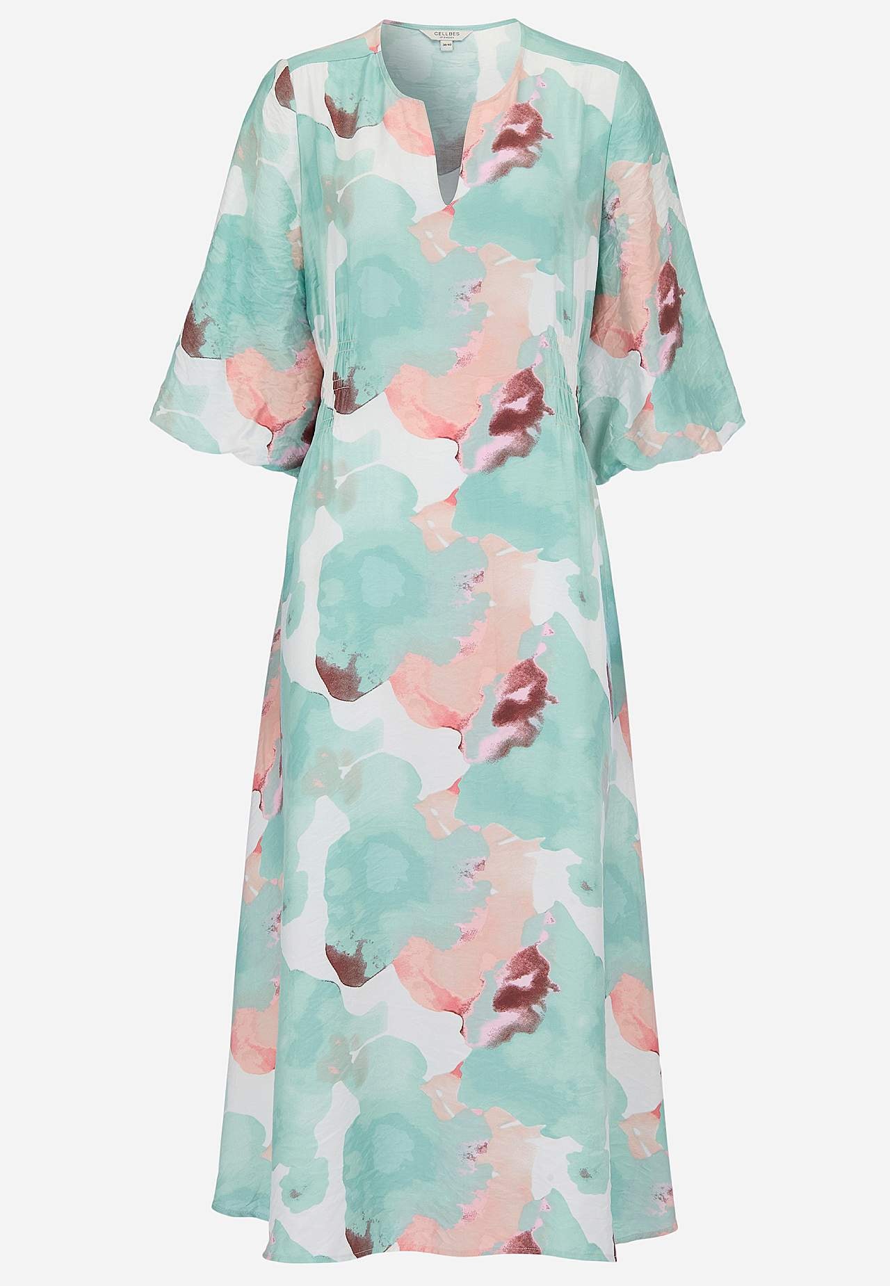 Kleita ar oderētām kuplām piedurknēm