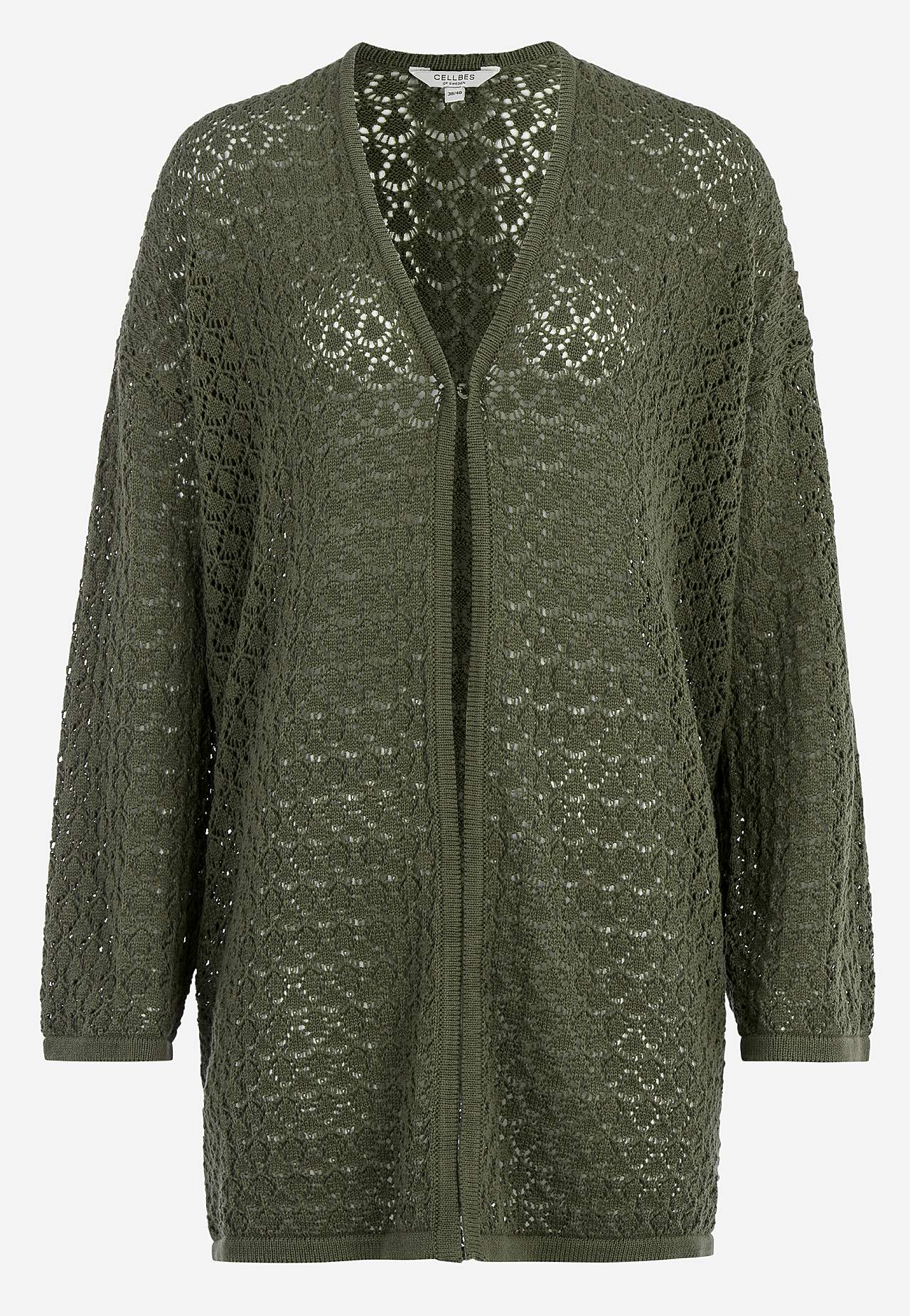 Adīta jaka ar caurumiņu rakstu