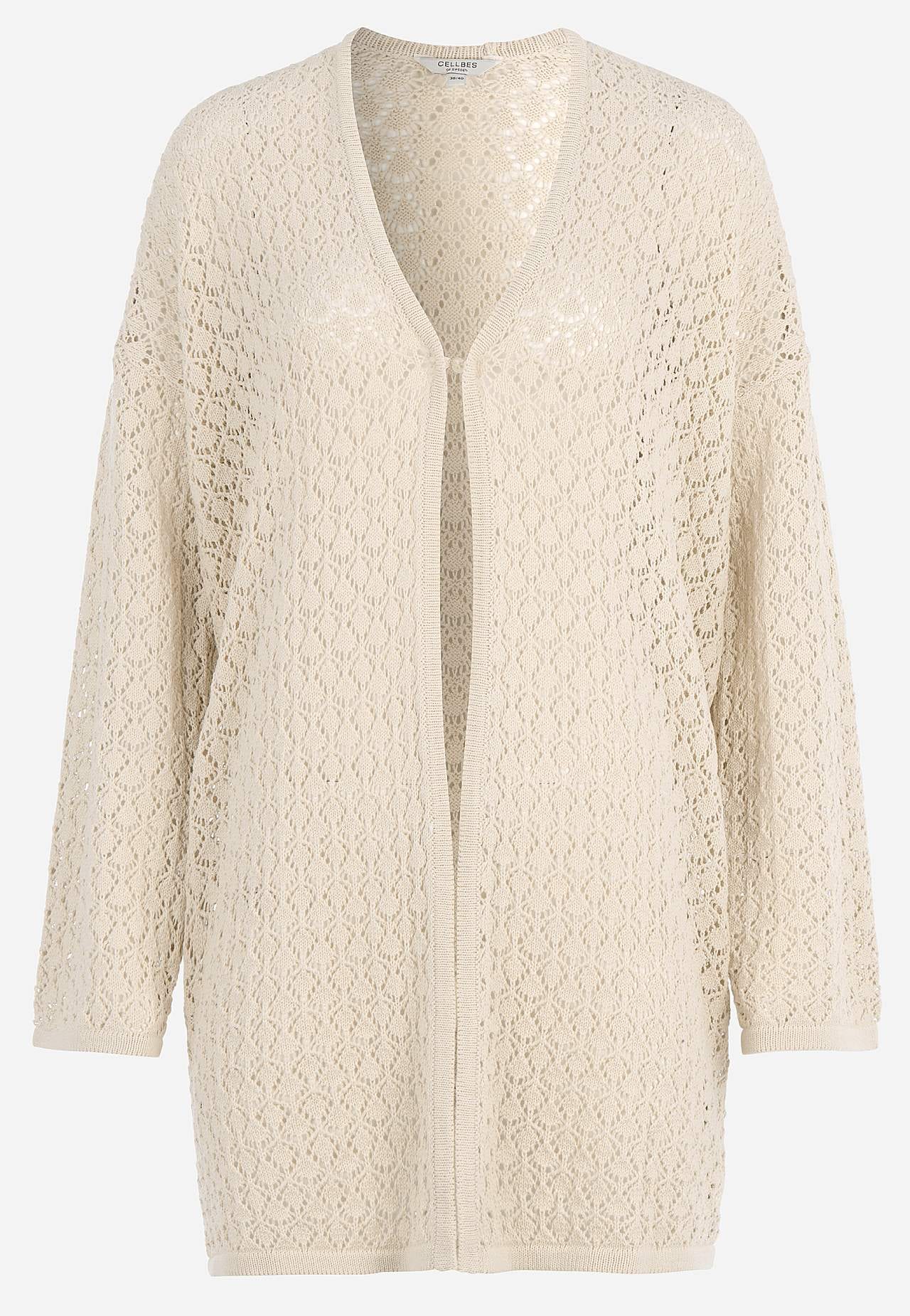 Adīta jaka ar caurumiņu rakstu