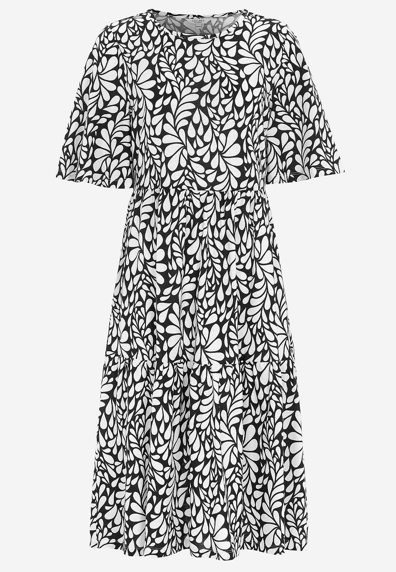 Trikotāžas kleita ar volāniem