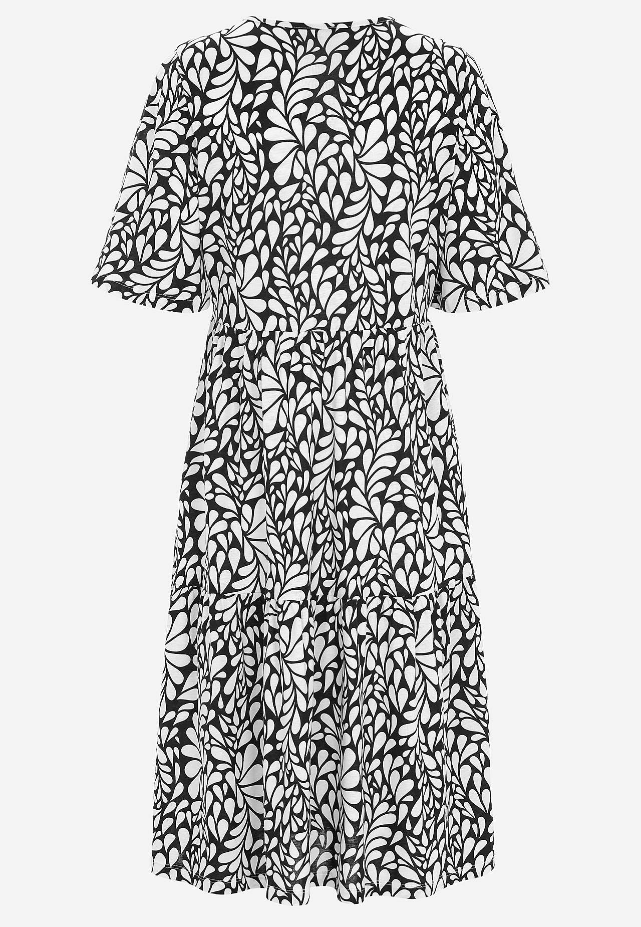 Trikotāžas kleita ar volāniem